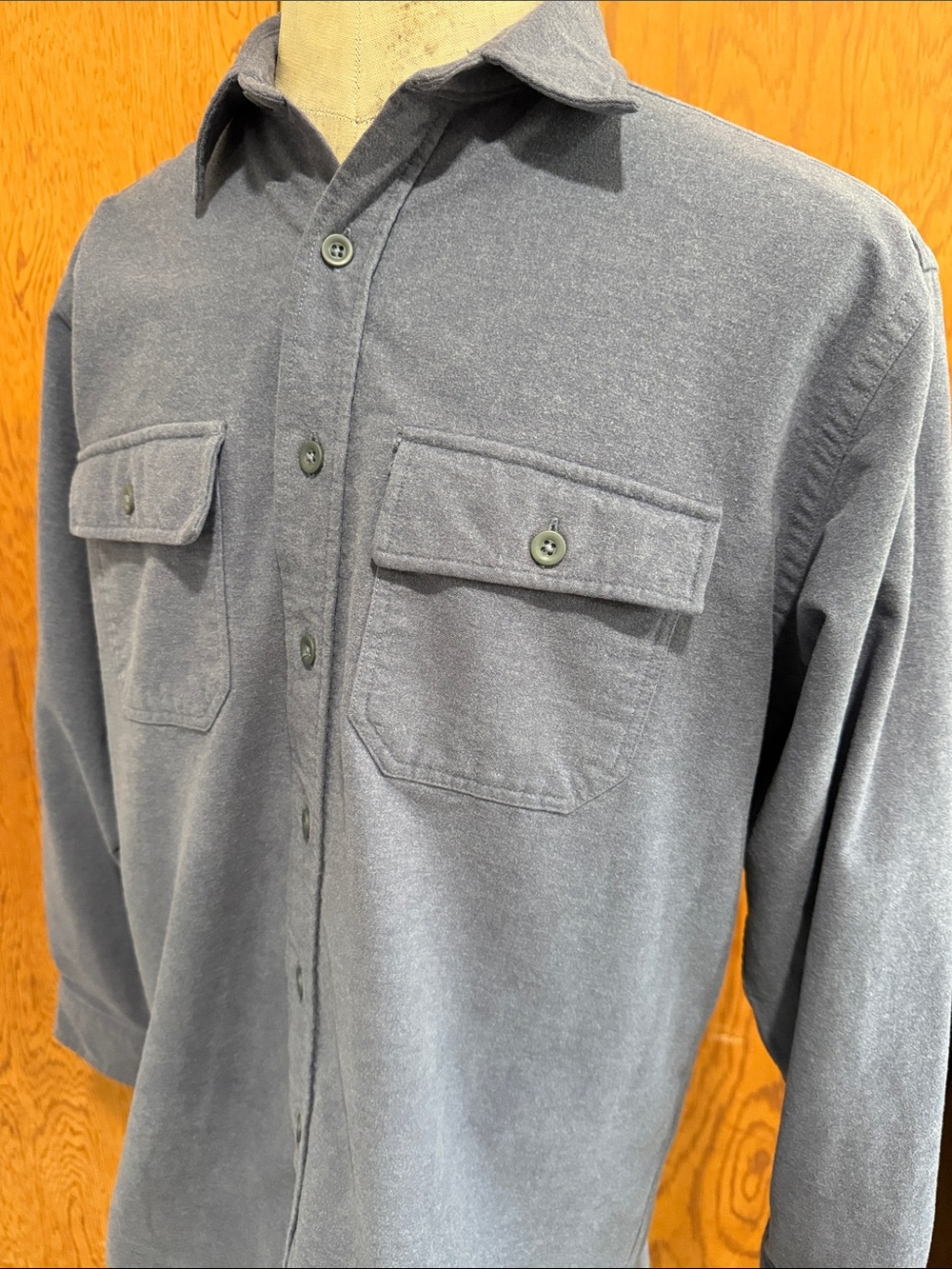 L.L. Bean Men's Size Casual Button-Down Shirt in Blue/ Gray color - heavyweight